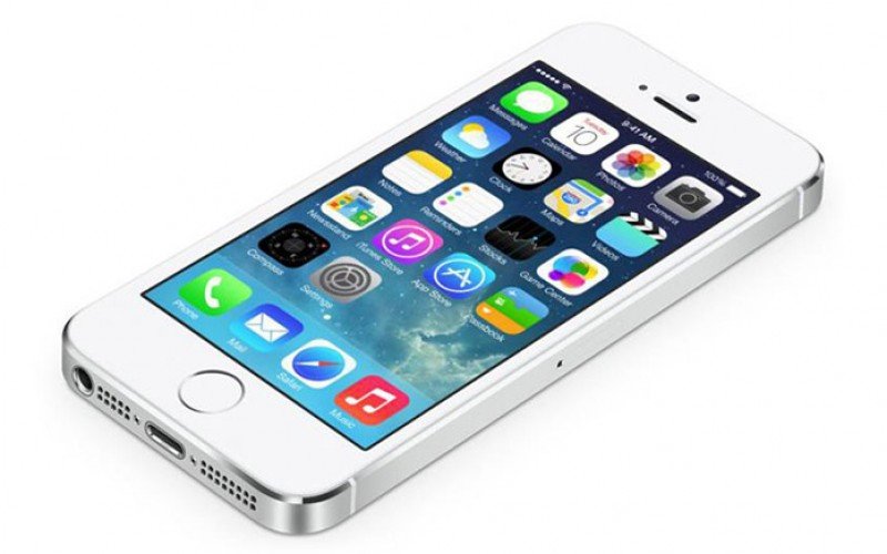 iPhone SE ekrāns ar nomaiņu